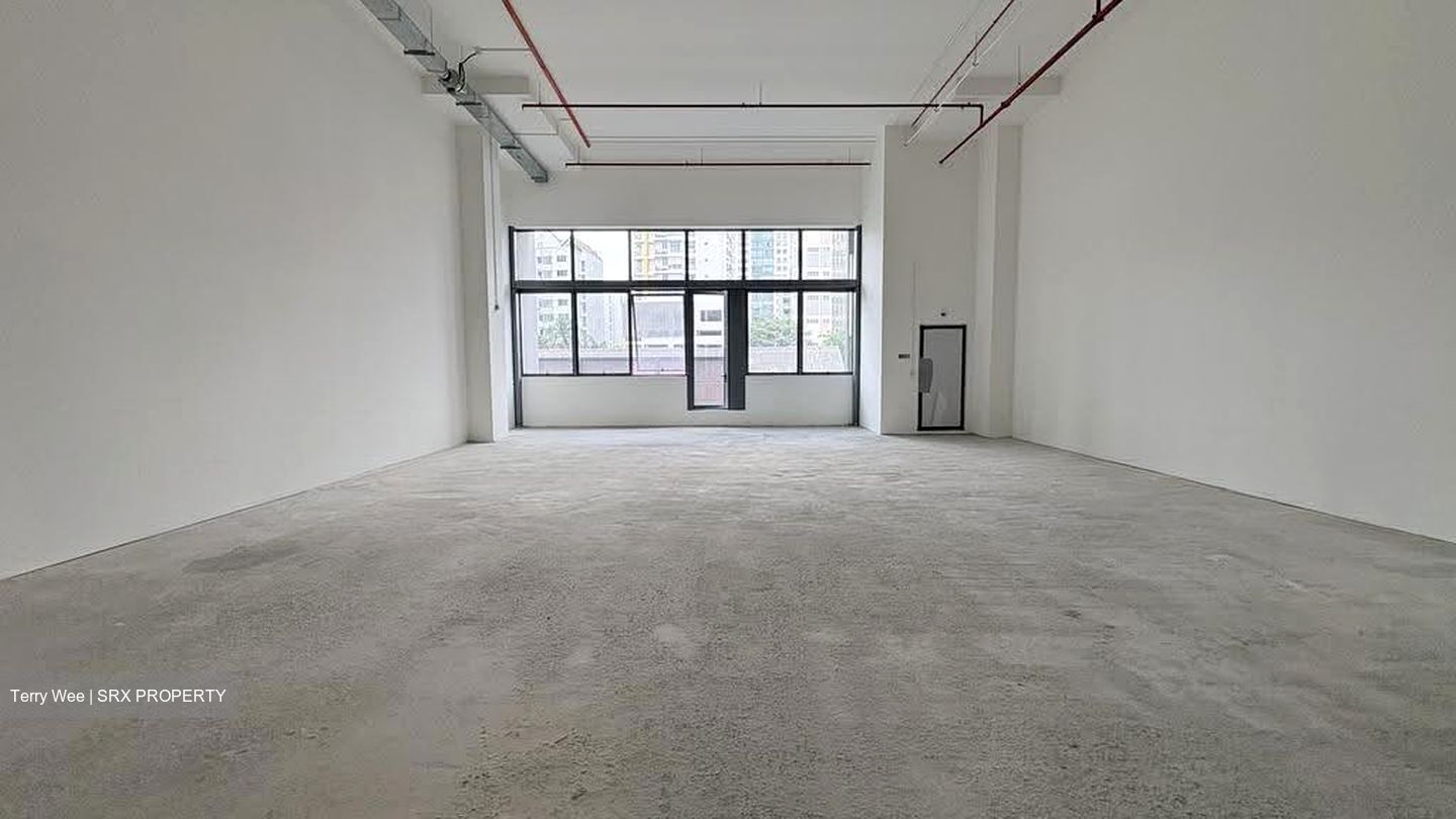 Space 18 (D12), Factory #634492631